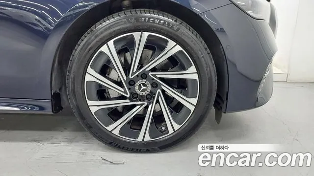 Mercedes-Benz E-Class E-класс W214 E300 4MATIC Exclusive — Фото автомобиля 5