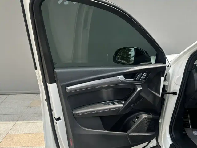 Audi Q5L — Фото автомобиля 12