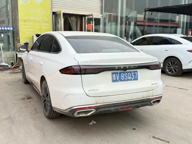 Geely Emgrand — Фото автомобиля 4