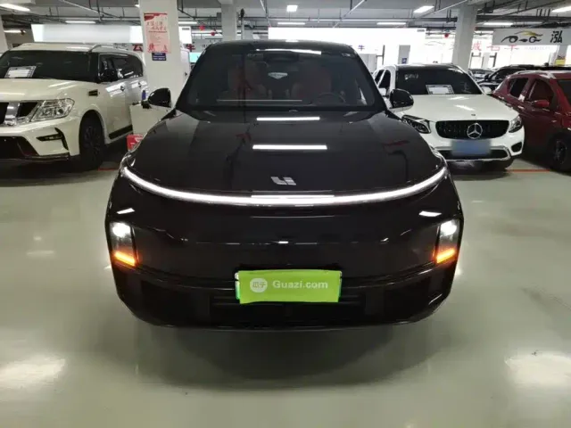 Li Auto L9 — Фото автомобиля 2