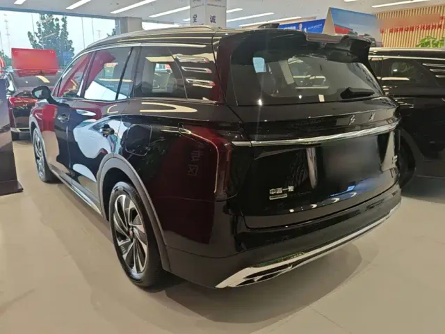 Hongqi HS7 PHEV — Фото автомобиля 4