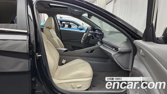 Hyundai AVANTE Avante (CN7) — Фото автомобиля 11