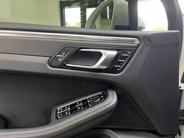 Porsche Macan — Фото автомобиля 20