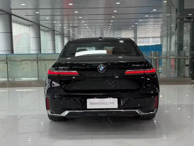 BMW 7 Series — Фото автомобиля 5