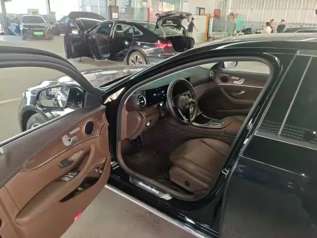 Mercedes-Benz E-Class — Фото автомобиля 2