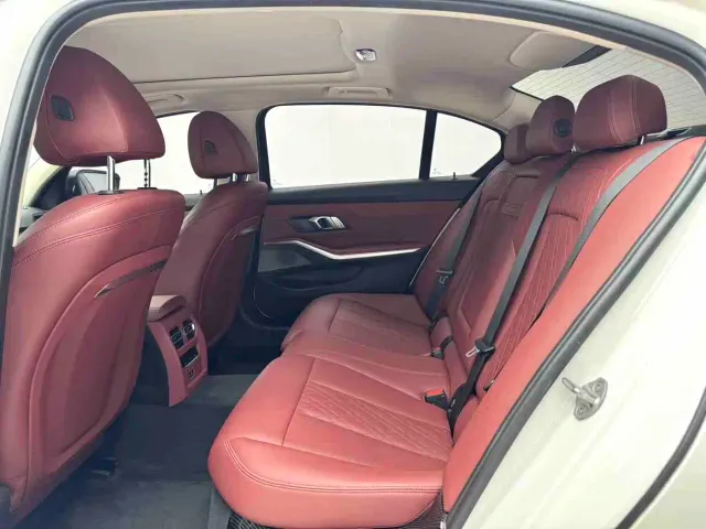 BMW 3 Series — Фото автомобиля 6