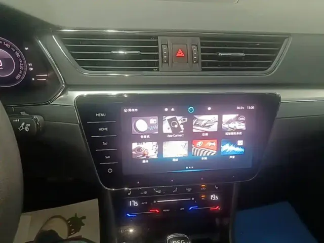 Skoda Superb — Фото автомобиля 12