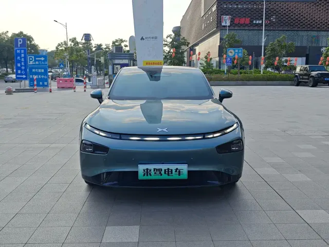 Xpeng P7 — Фото автомобиля 2