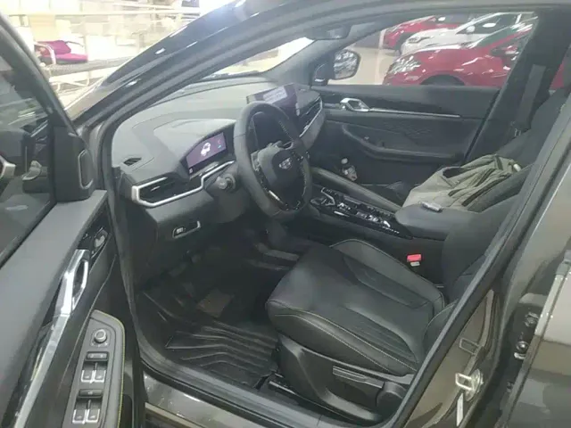 Geely Binyue — Фото автомобиля 11