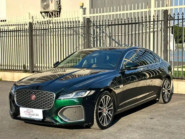 Фотография автомобиля — Jaguar XFL