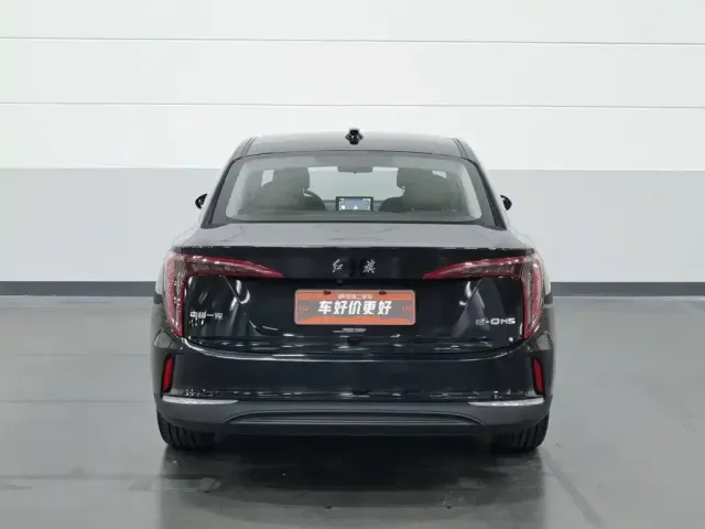 Hongqi E-QM5 — Фото автомобиля 4