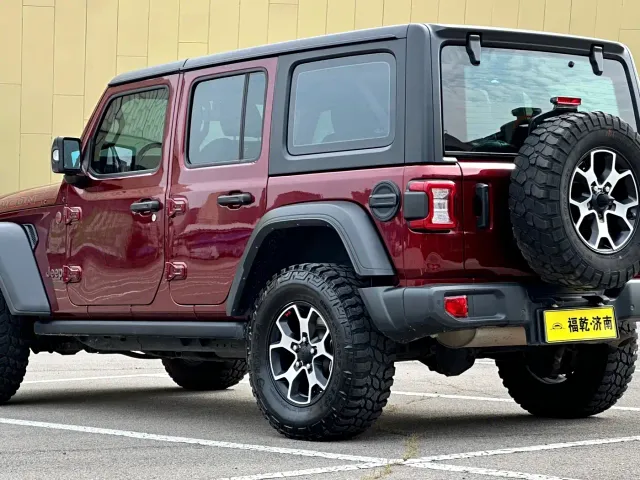 Jeep Wrangler — Фото автомобиля 8