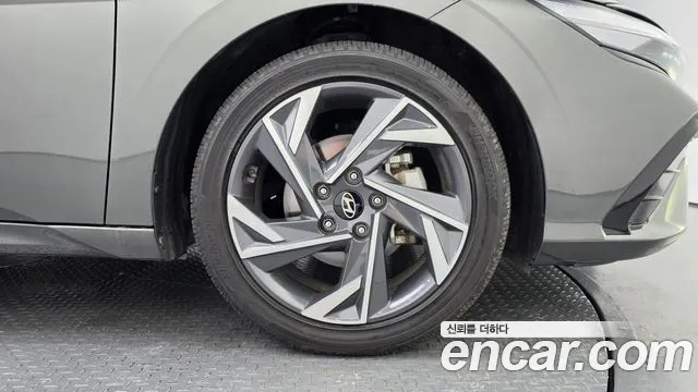 Hyundai AVANTE Новый Avante (CN7) — Фото автомобиля 5