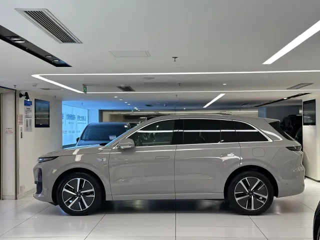 Li Auto L6 — Фото автомобиля 4