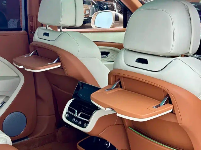 Bentley Bentayga — Фото автомобиля 12