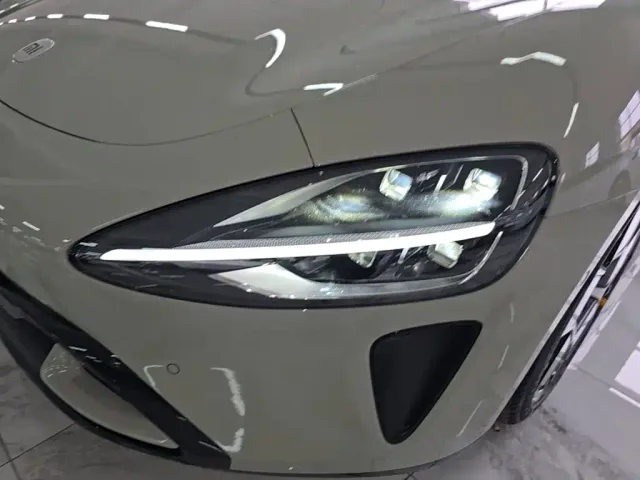 Xiaomi SU7 — Фото автомобиля 23