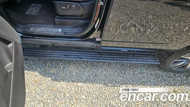 Cadillac Escalade Generation 5 — Фото автомобиля 15