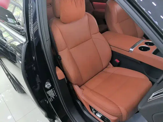 Li Auto L7 — Фото автомобиля 24