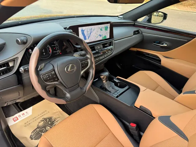 Lexus ES — Фото автомобиля 14