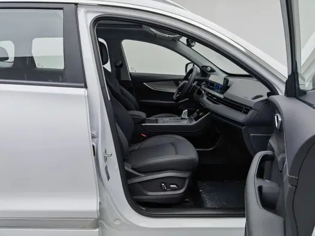 Chery Tiggo 8 — Фото автомобиля 23