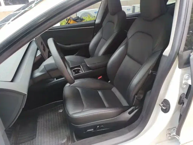 Tesla Model 3 — Фото автомобиля 14
