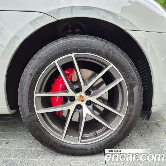 Porsche Macan — Фото автомобиля 18