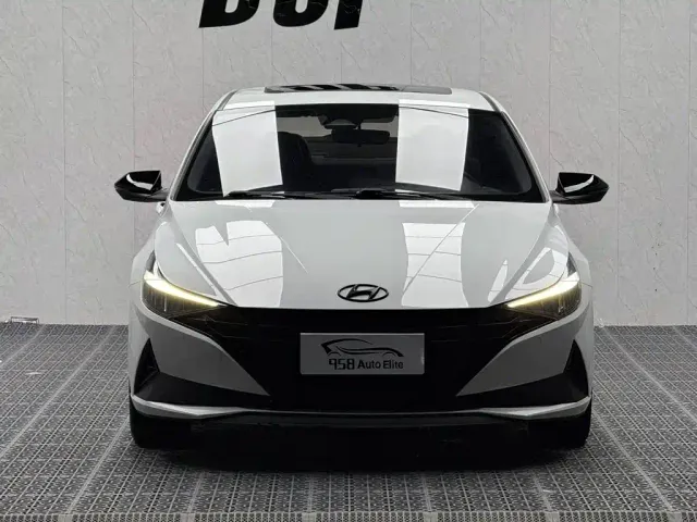 Hyundai Elantra — Фото автомобиля 2