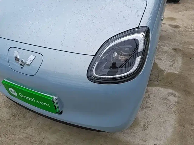 Wuling Motors Hongguang MINIEV 2025 4-Door Premium Edition — Фото автомобиля 23