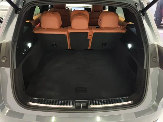 Li Auto L7 — Фото автомобиля 18