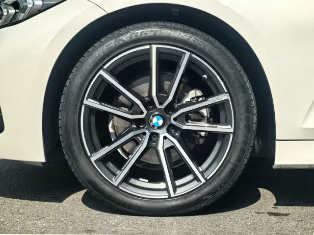 BMW 3 Series — Фото автомобиля 5