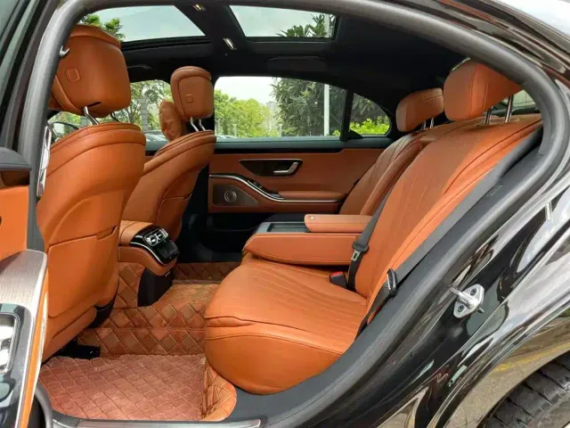 Mercedes-Benz S-Class — Фото автомобиля 12