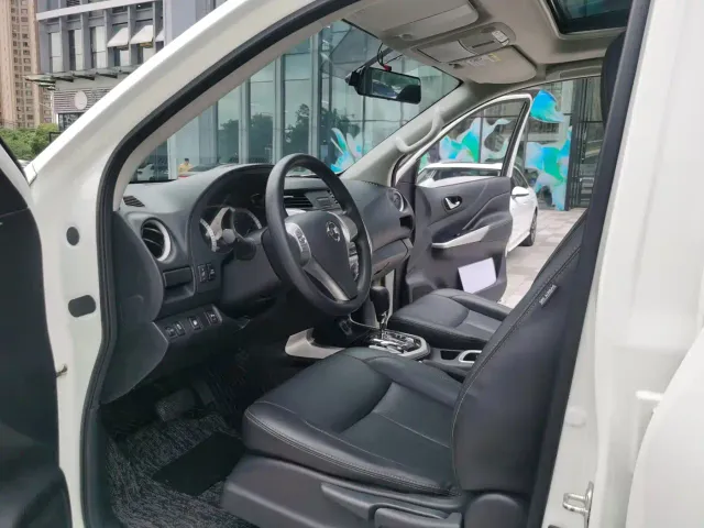 Nissan Terra — Фото автомобиля 8