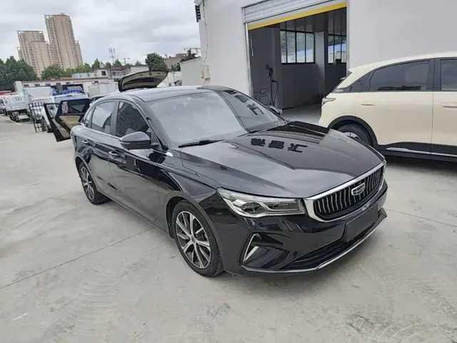 Geely Emgrand — Фото автомобиля 21
