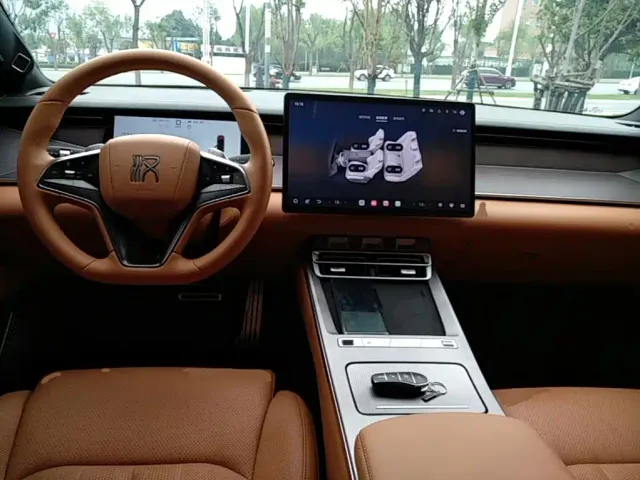 BYD Han L — Фото автомобиля 9