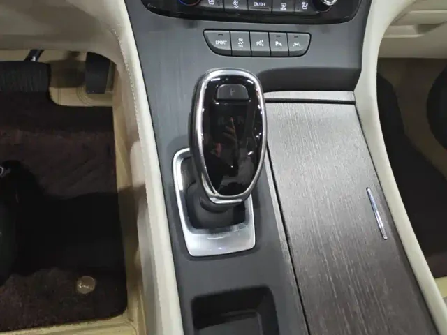 Buick LaCrosse — Фото автомобиля 16