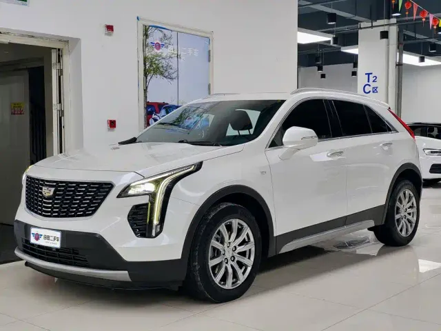 Фотография автомобиля — Cadillac XT4
