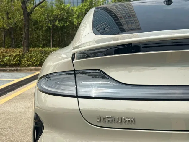 Xiaomi SU7 — Фото автомобиля 12