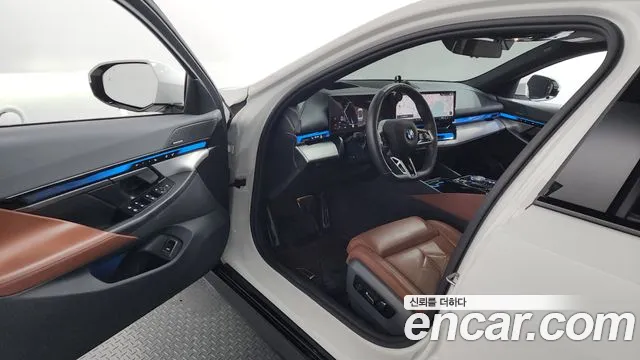 BMW 5-Series 5 серия (G60) 530i xDrive M Sport — Фото автомобиля 10