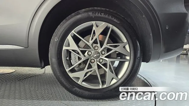 Genesis GV70 — Фото автомобиля 6