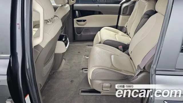 Kia Carnival Generation 4 — Фото автомобиля 17