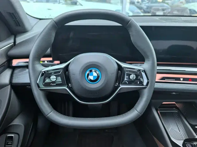 BMW BMW i5 2024 eDrive 35L Premium Luxury Package — Фото автомобиля 10