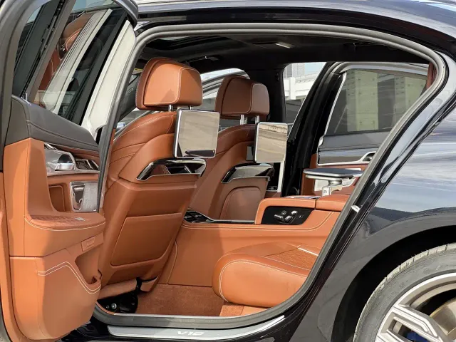 BMW 7 Series — Фото автомобиля 6