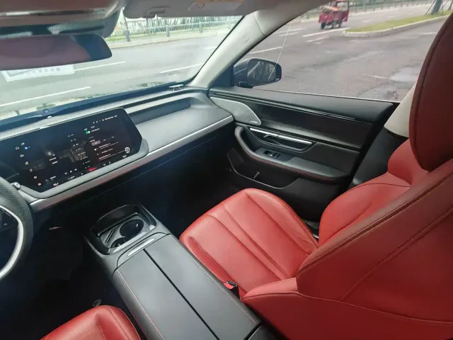 Xpeng P7 — Фото автомобиля 8