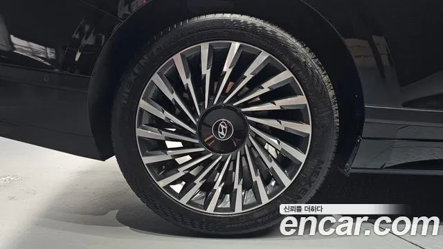 Hyundai Grandeur GN7 — Фото автомобиля 6
