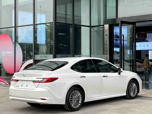 Toyota Camry — Фото автомобиля 5
