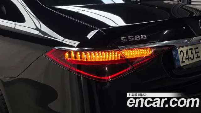Mercedes-Benz S-Class — Фото автомобиля 23