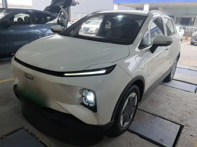 Фотография автомобиля — Geely Geometry E Firefly