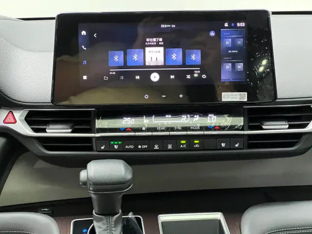 Toyota Granvia — Фото автомобиля 13