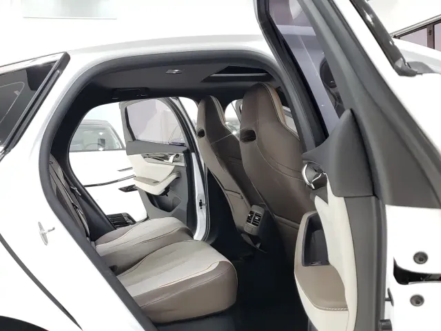 BYD Qin PLUS — Фото автомобиля 8