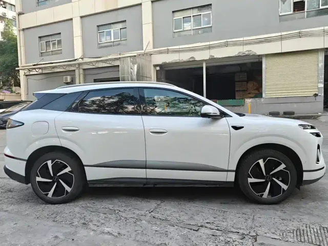 BYD Sealion 06 — Фото автомобиля 7